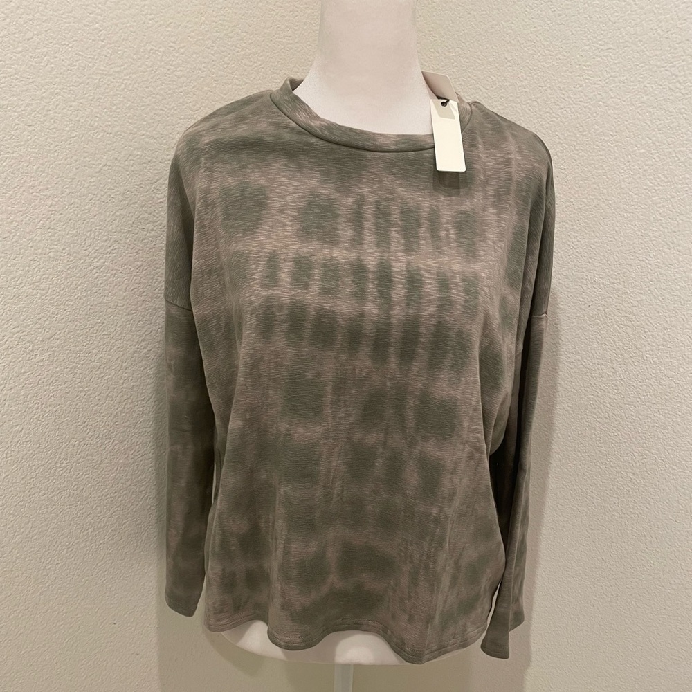 NWT Womens Olivaceous Tye Die Sweater Size M - Picture 1 of 5